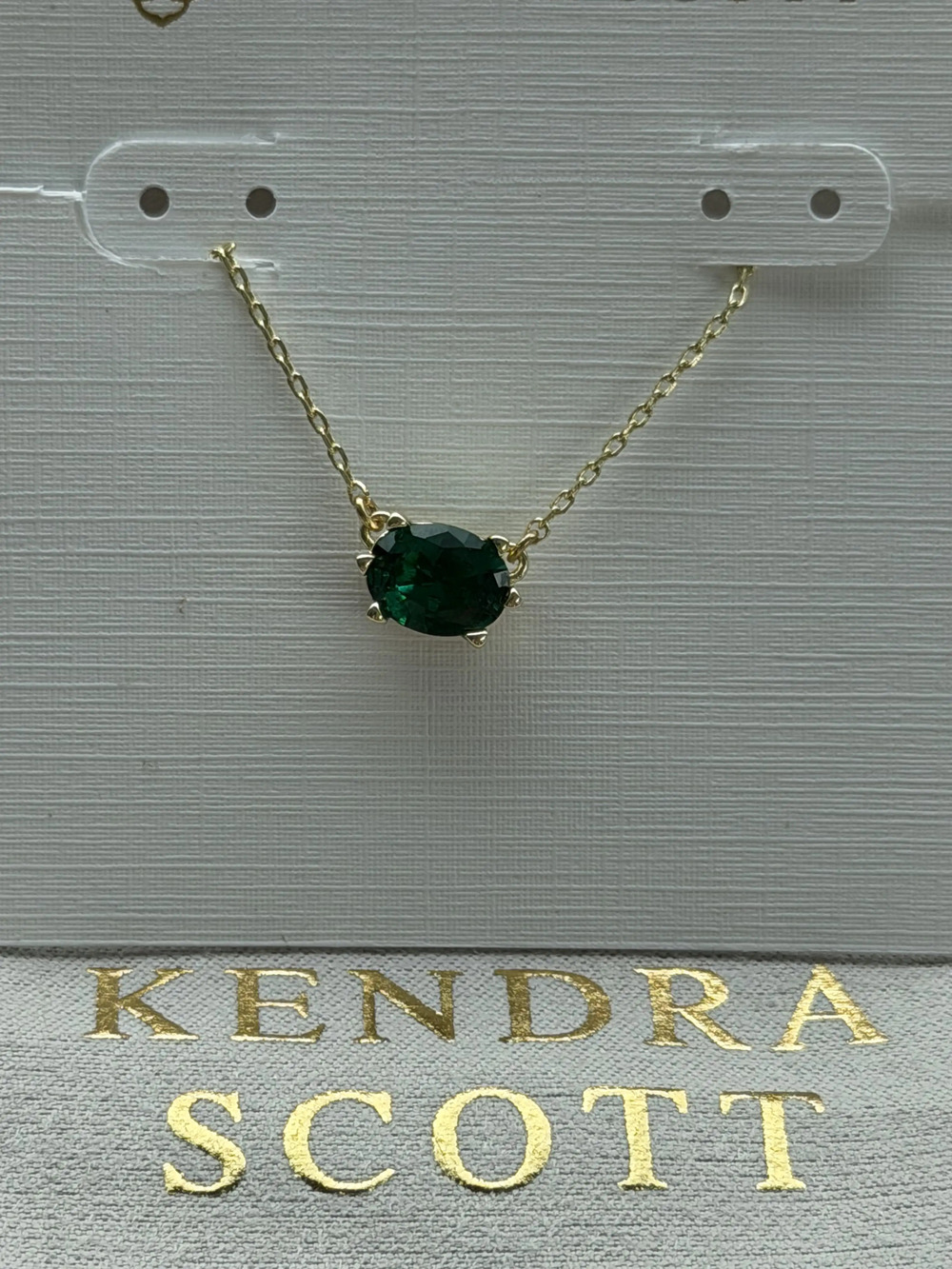 Kendra Scott necklace